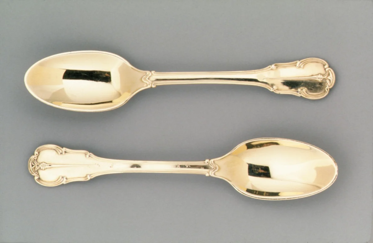 Spoon (one of a pair) (part of a set) by Jean Écosse, metalwork, 1728-1730