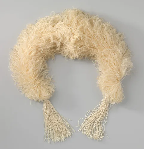 Boa van struisveren, roomwit, met twee kwasten by anonymous, other, 1880-1925