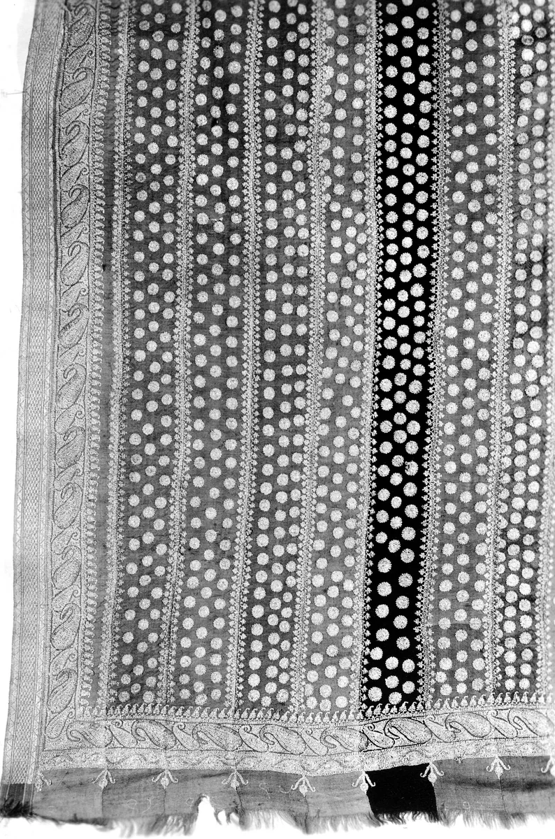 Shawl by India, textile, 1801-1900