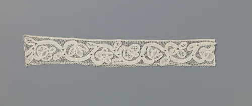 Strook gemengde kant met lopende bloemrank van dubbel lint by anonymous, other, 1690-1699