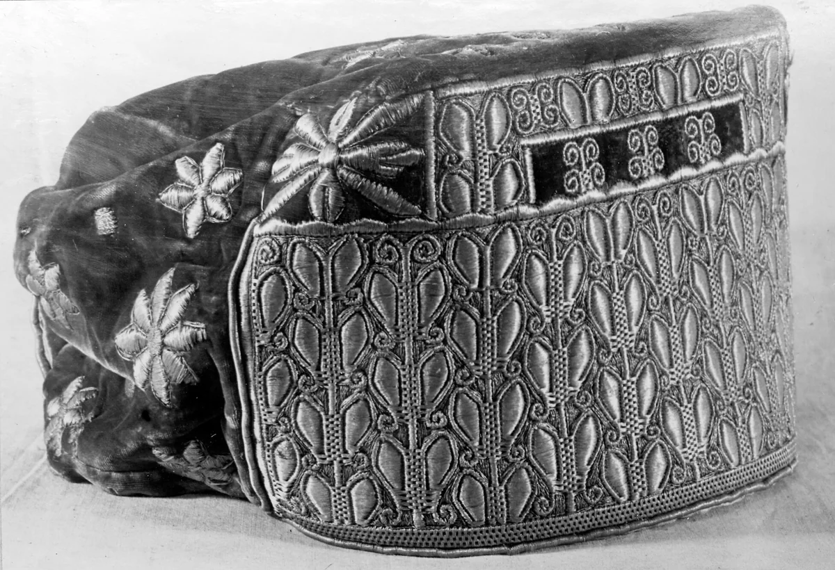 Headdress by Russia, textile, 1801-1900