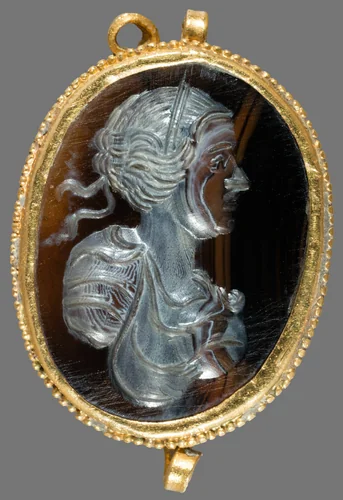 Pendant with an Intaglio of the Head of a Woman by European, metalwork, 1500-1599