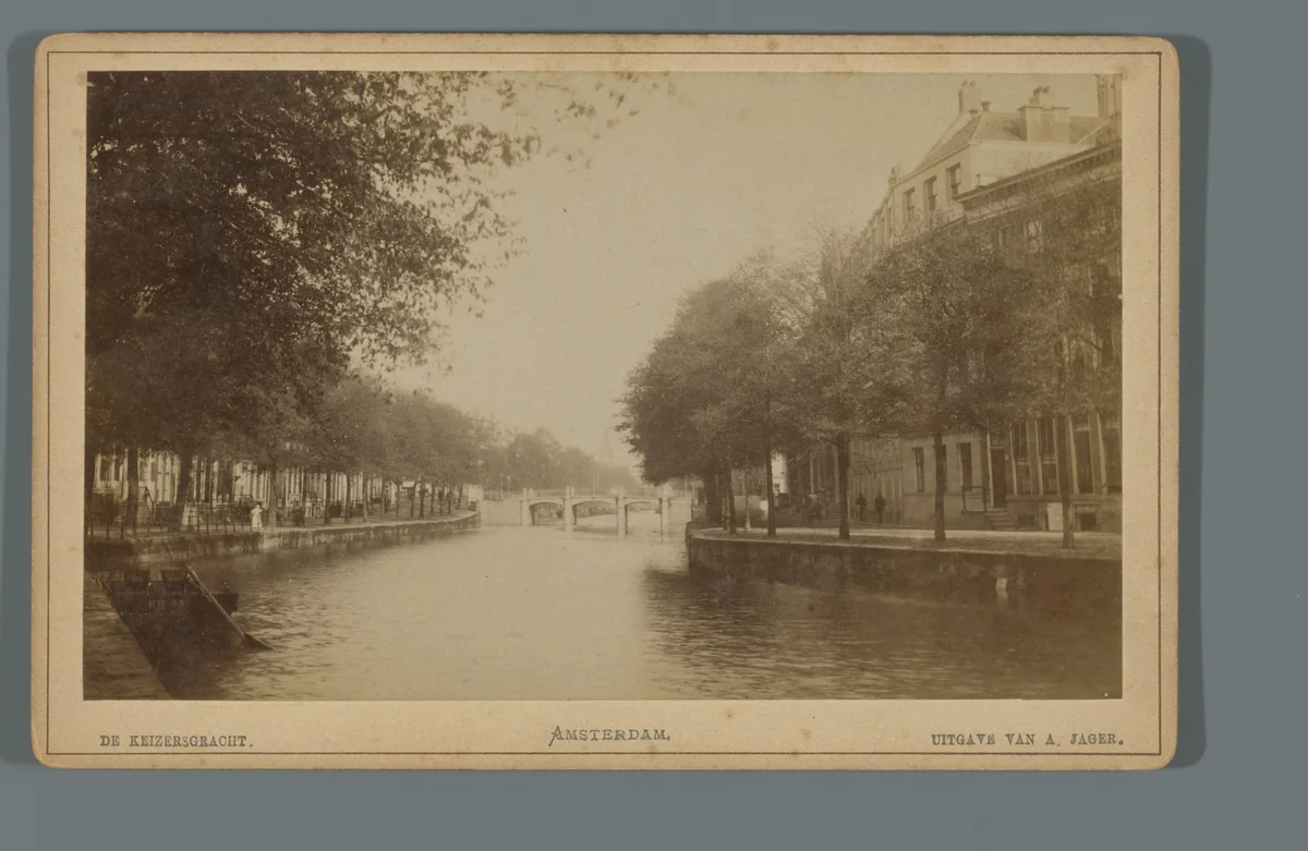 Gezicht op de Keizersgracht bij de Westermarkt in Amsterdam by anonymous, photograph, 1860-1890