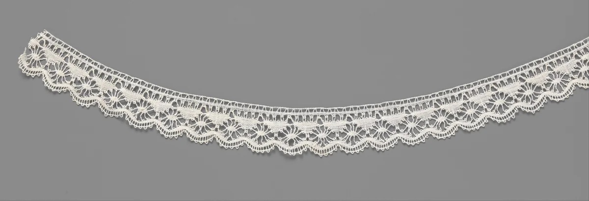 Zakdoekstrook van kloskant met driehoekjes en spinnen by s-Gravenmoersche Kantvereniging, other, 1930