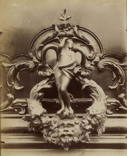 18 Avenue Montaigne by Eugène Atget, photograph, 1901