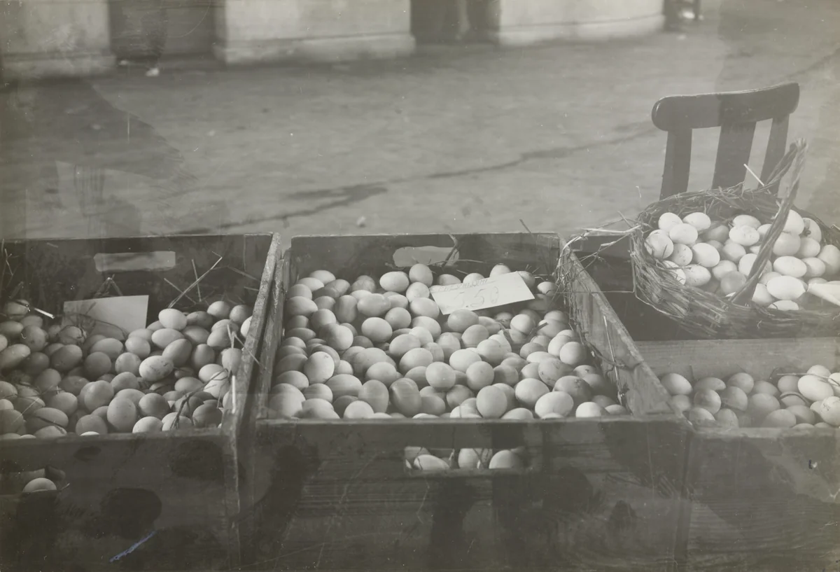 Eggs by Mario Gabinio, photograph, 1936