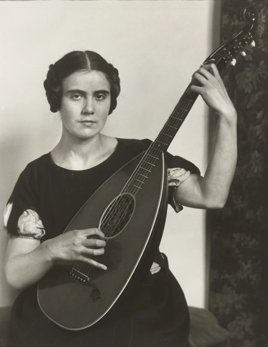 Lutenist by August Sander, photograph, 1926