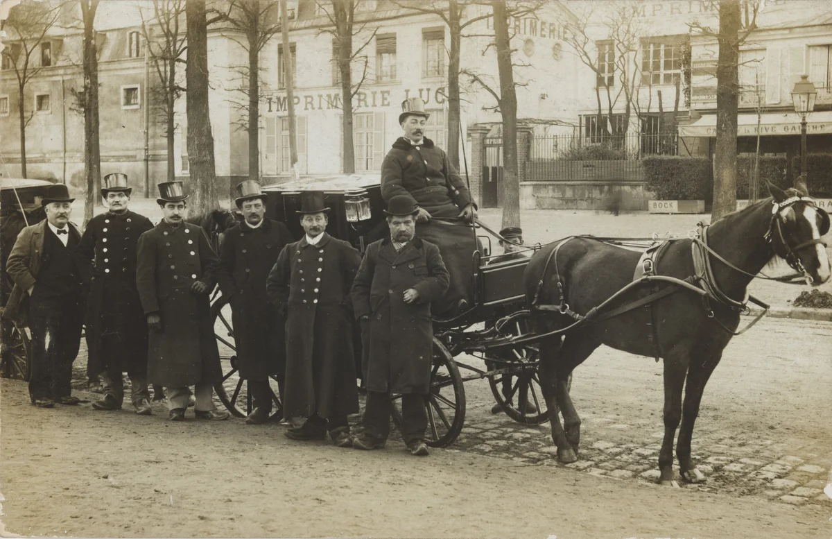 Taxis, Avenue Thiers, Versailles by Unidentified Photographer, photograph, 1905