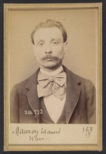Mauroy. Alfred, Édouard. 34 ans, né à Paris VIIe. Dessinateur. Anarchiste. 26/2/94. by Alphonse Bertillon, photograph, 1894