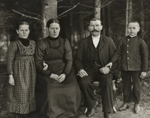 Farming Family by August Sander, photograph, 1912