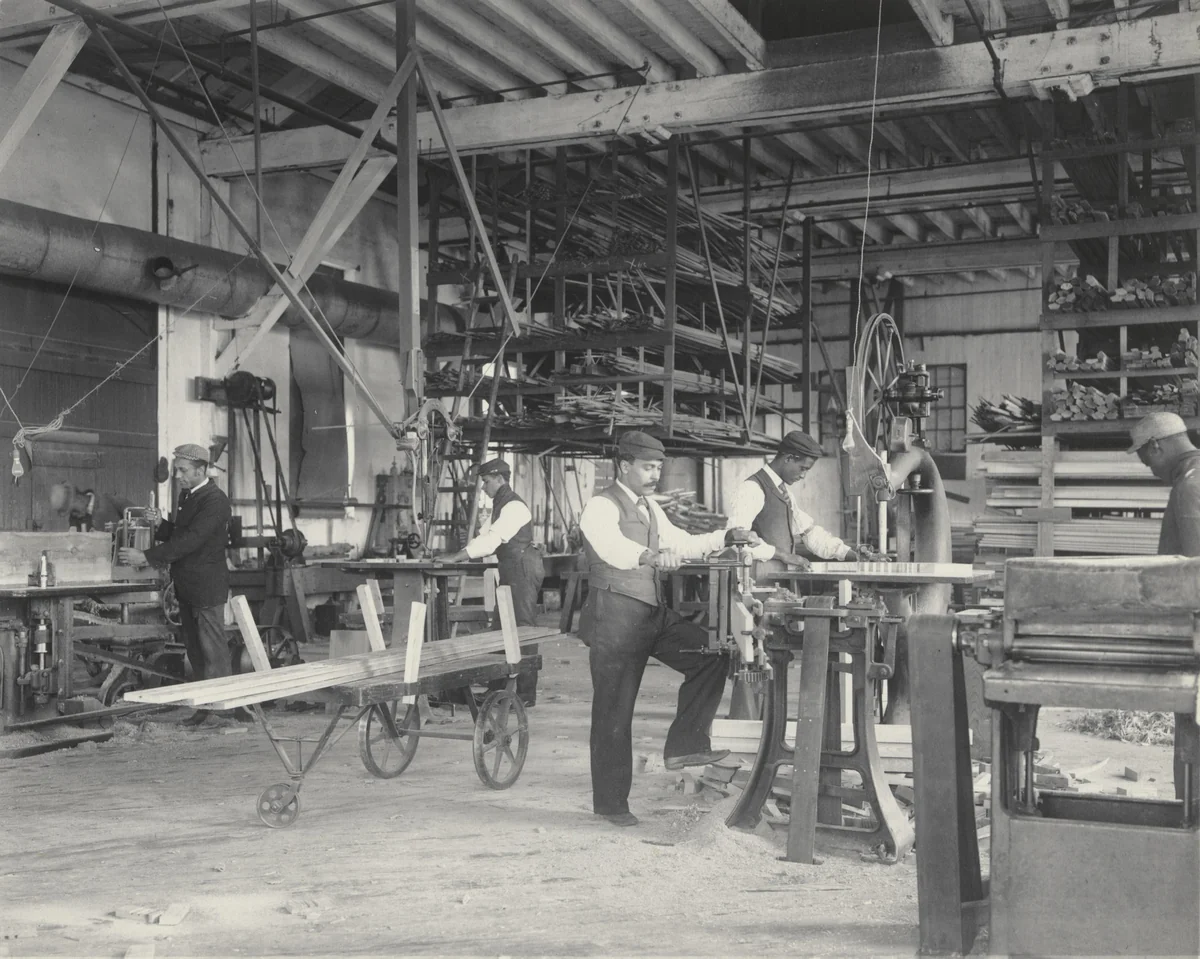 Fancy sawing by Frances Benjamin Johnston, photograph, 1899