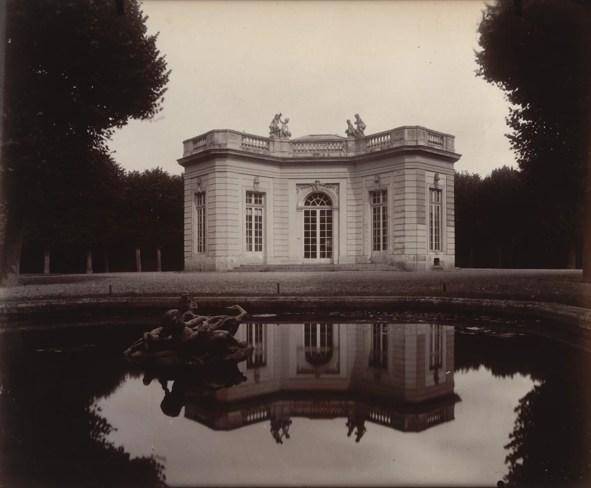 [Petit] Trianon [Pavillon Français] by Eugène Atget, photograph, 1923