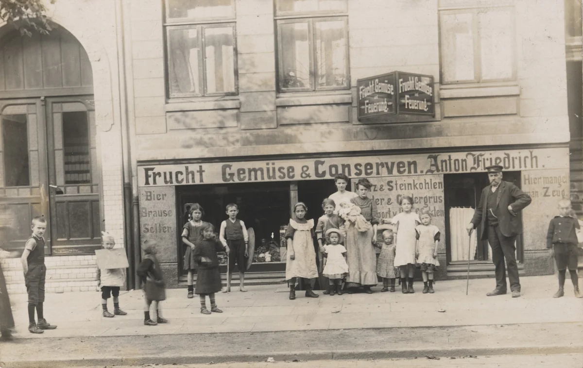 Frucht, Gemüse & Conserven, Allemagne by Unidentified Photographer, photograph, 1915