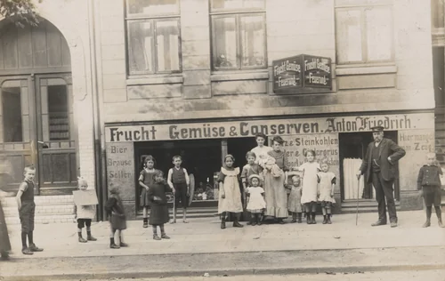 Frucht, Gemüse & Conserven, Allemagne by Unidentified Photographer, photograph, 1915