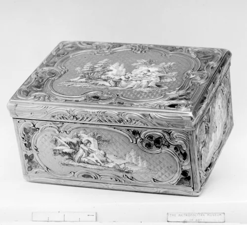 Snuffbox by Joseph Vallayer, metalwork, 1750-1751