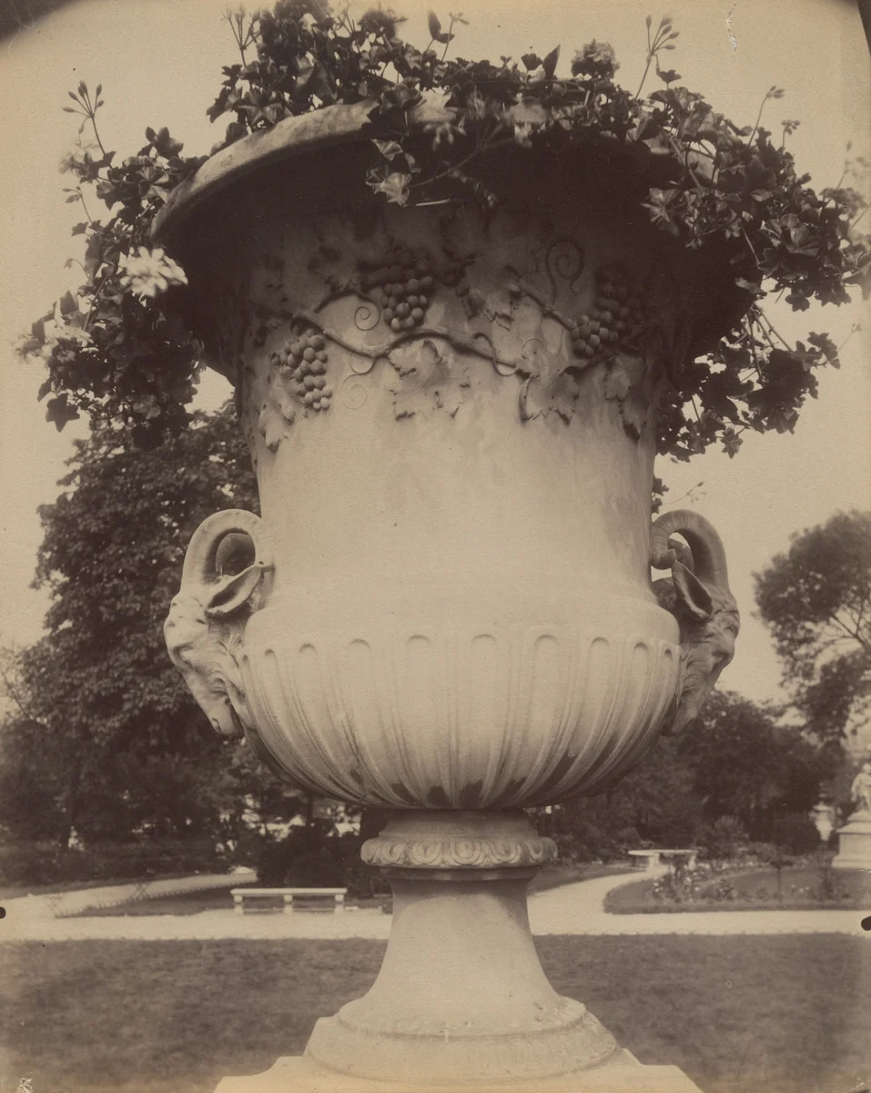Tuileries - Vase by Eugène Atget, photograph, 1912
