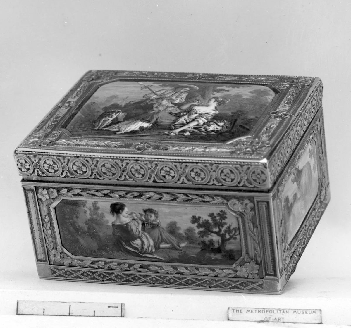 Snuffbox by Jean Marie Tiron, metalwork, 1757-1767