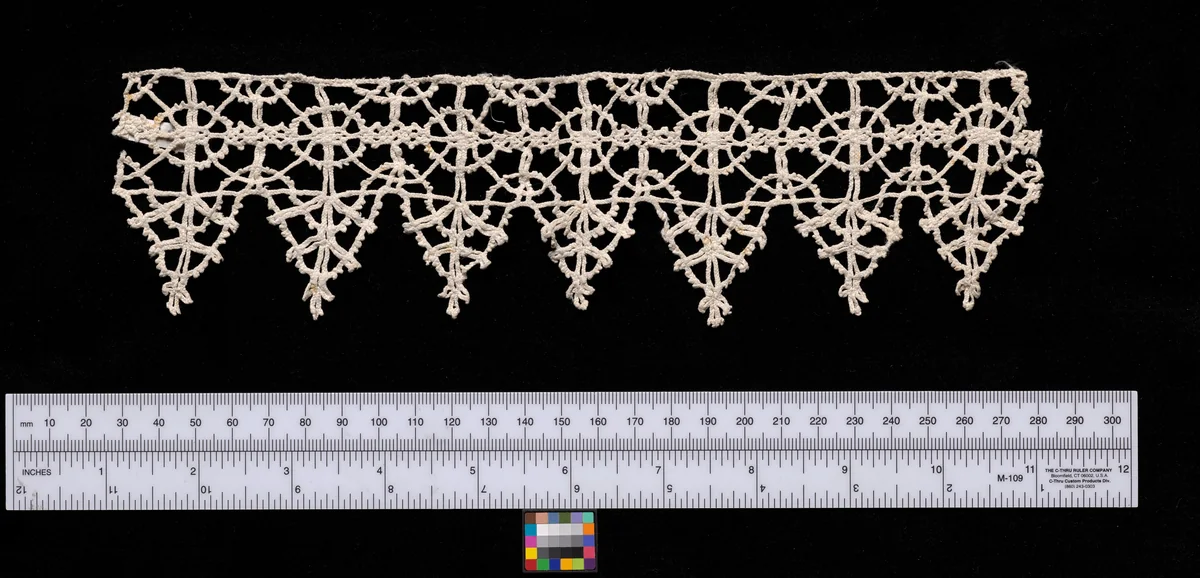 Bobbin Lace Insertion with Edging of Points by Unknown, textile, 1500-1699