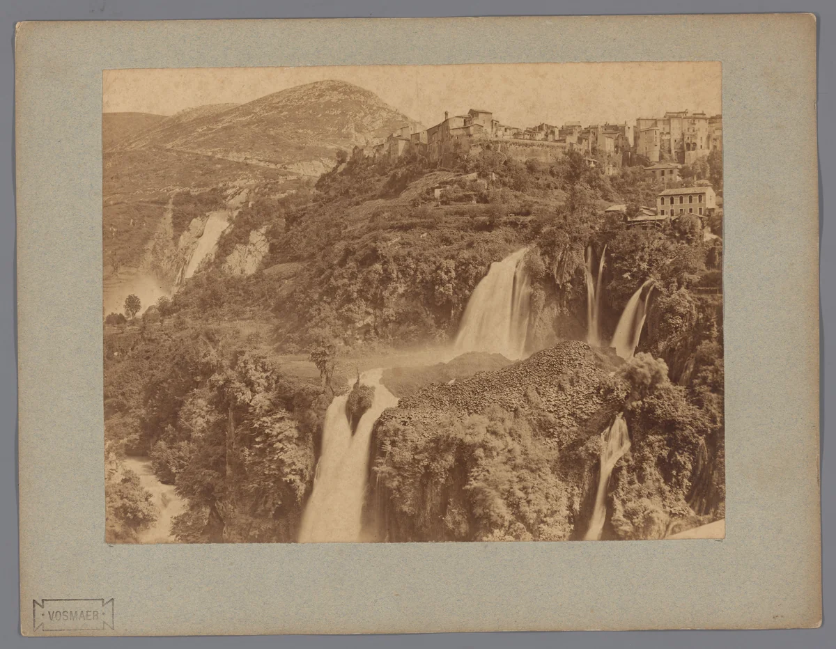 Watervallen bij Tivoli by anonymous, photograph, 1851-1900