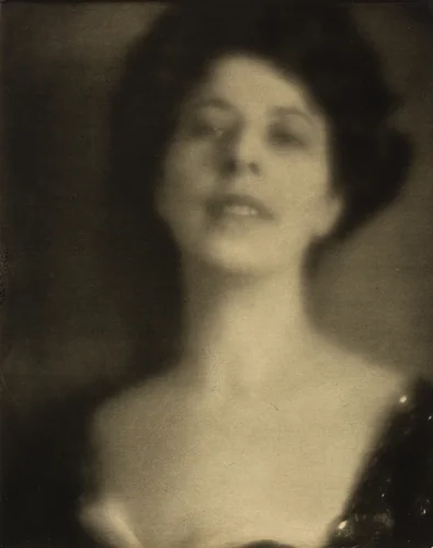 Mrs. Condé Nast by Edward Steichen, photograph, 1907