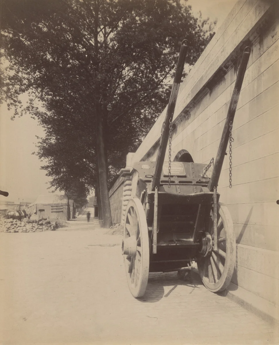 Port des Champs-Élysées by Eugène Atget, photograph, 1913