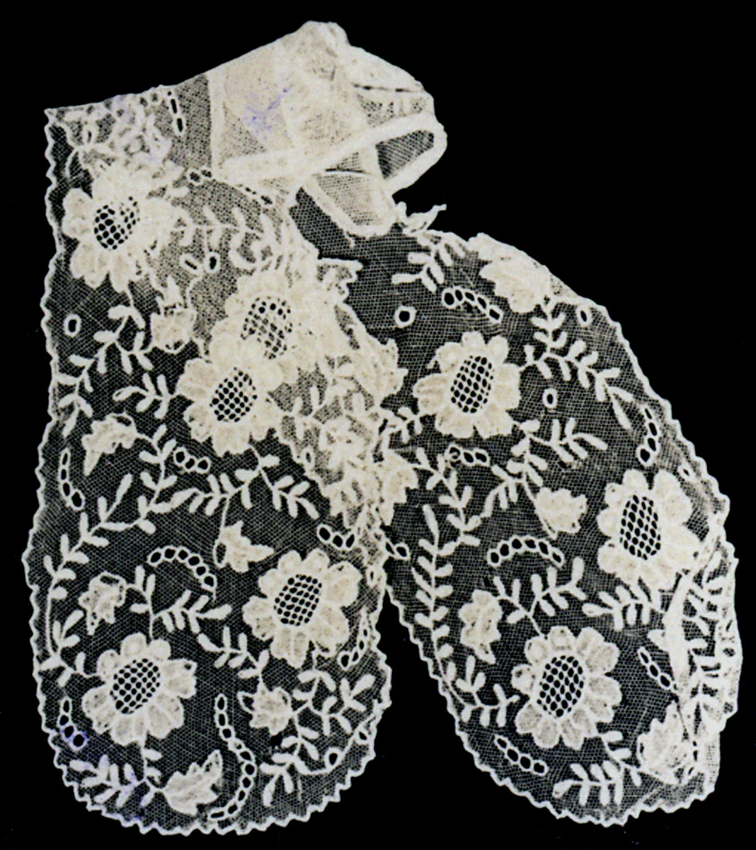 Cap by Probably France, textile, 1875-1900