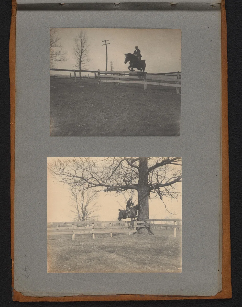 Man op paard springt over een hekwerk by Jan van der Mey, book, 1902