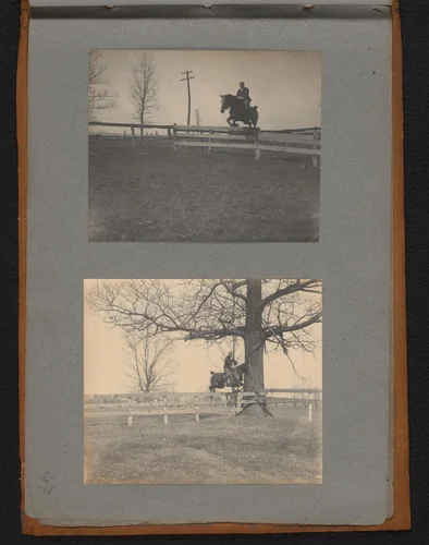 Man op paard springt over een hekwerk by Jan van der Mey, book, 1902
