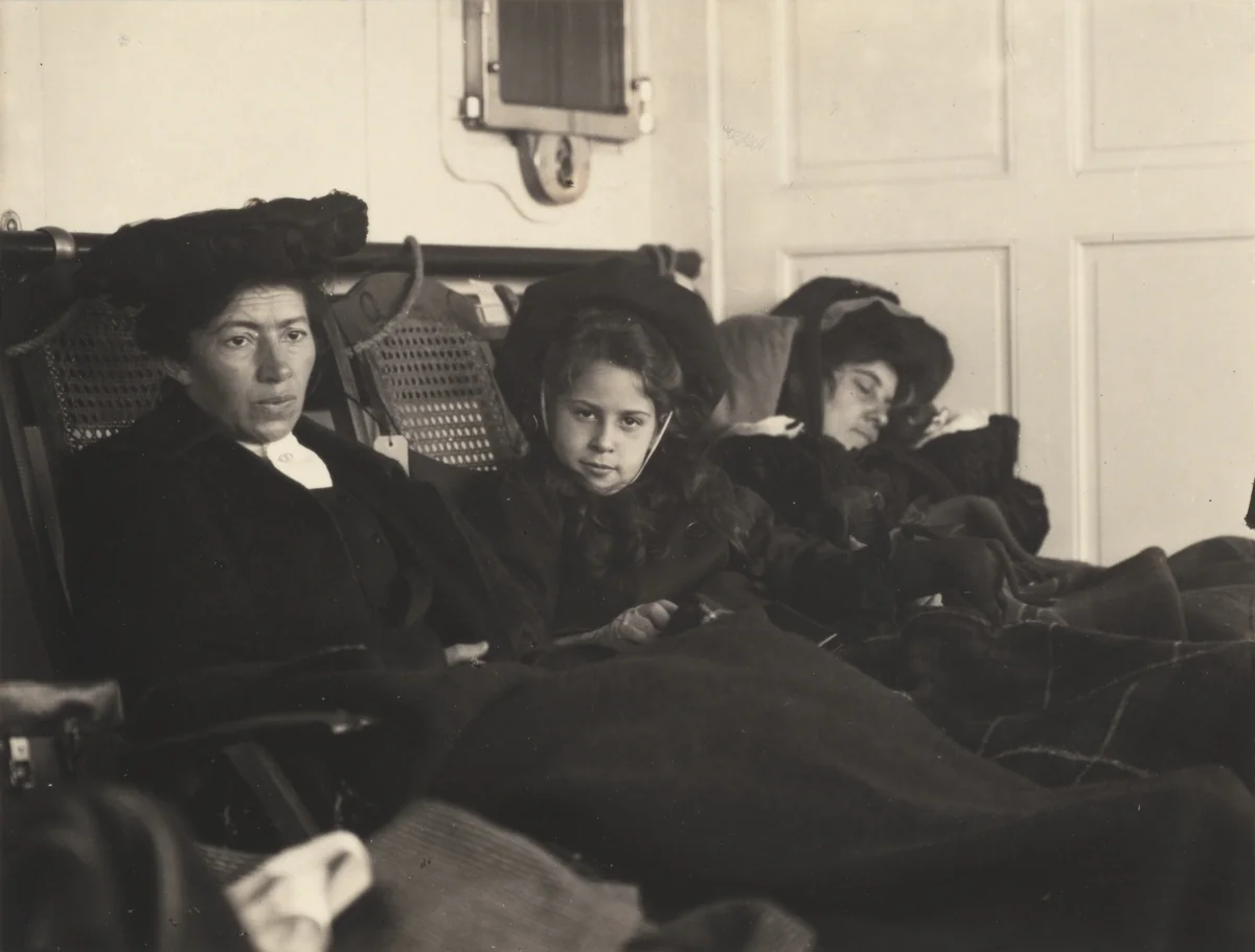 Clara Lauer, Kitty and Emmy Stieglitz by Alfred Stieglitz, photograph, 1907