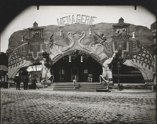 Entrance to "Menagerie" by Eugène Atget, photograph, 1871
