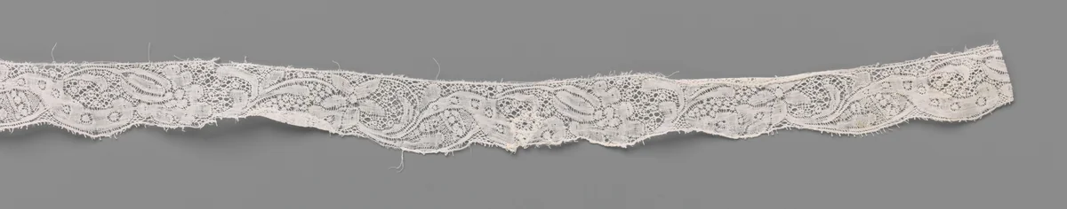 Strook kloskant met pluimvormige bloem en stervormige bloem by anonymous, other, 1700-1749