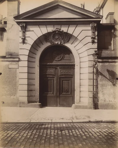 Hôtel de Poitiers, rue Saint-Dominique 3 et 5 by Eugène Atget, photograph, 1902