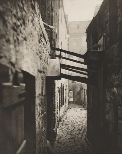 Close No. 83 High Street by Thomas Annan, photograph, 1868