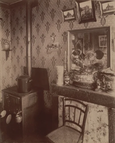 Intérieur ouvrier, rue de Romainville by Eugène Atget, photograph, 1910