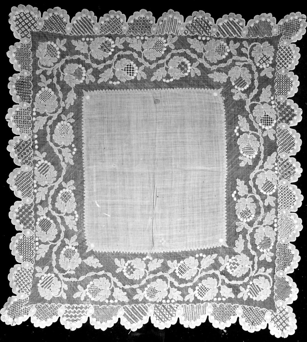 Handkerchief by Spain, textile, 1801-1900