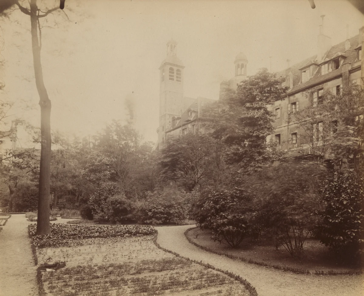 Ancien couvent des Carmes. Théâtre des massacres de Septembre 1792. Rue de Vaugirard 70 by Eugène Atget, photograph, 1900