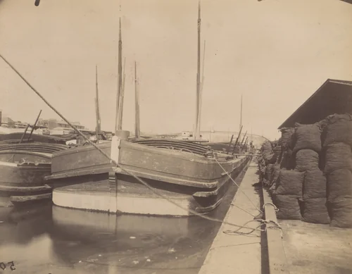 Bassin de la Villette. Quai de la Loire by Eugène Atget, photograph, 1914