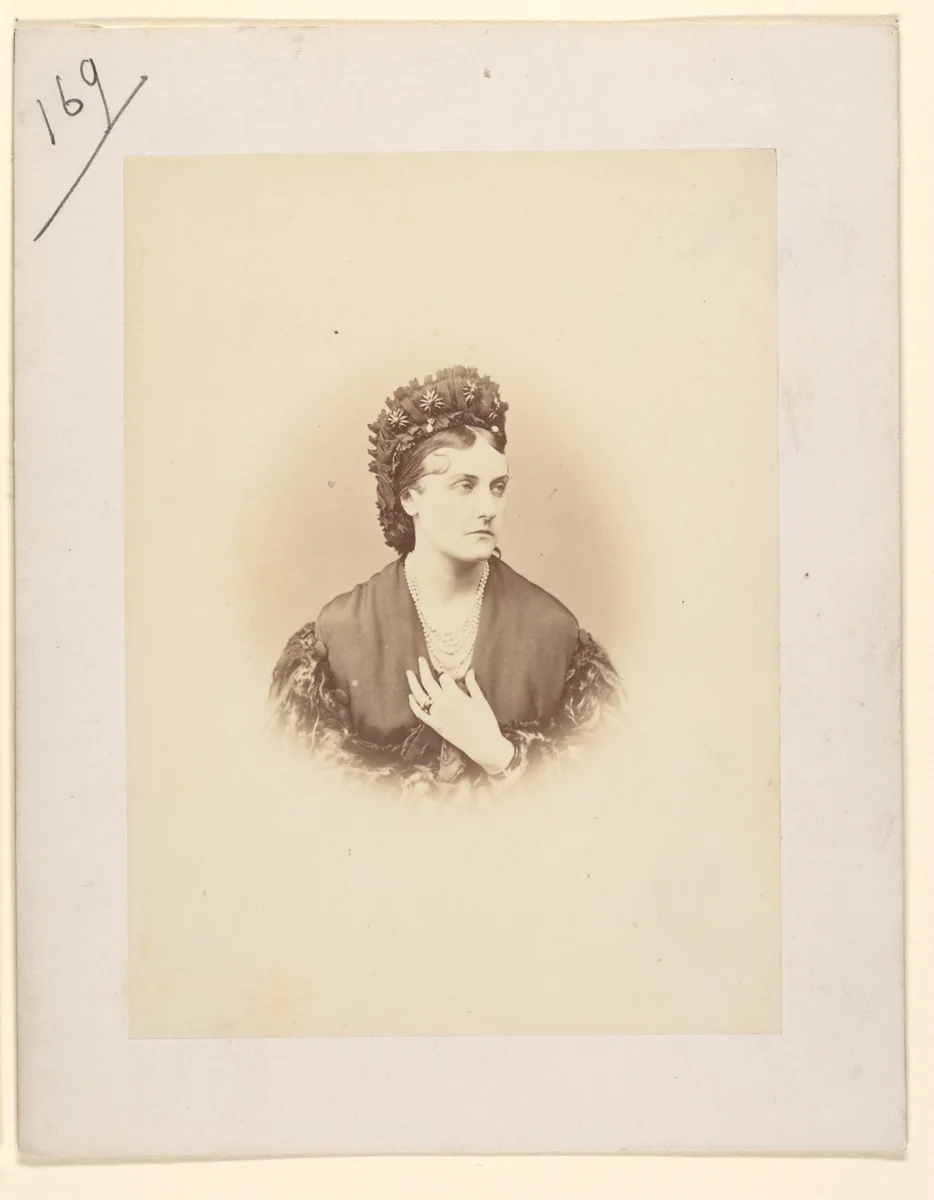 Les étoiles de jois by Pierre-Louis Pierson, photograph, 1860-1869