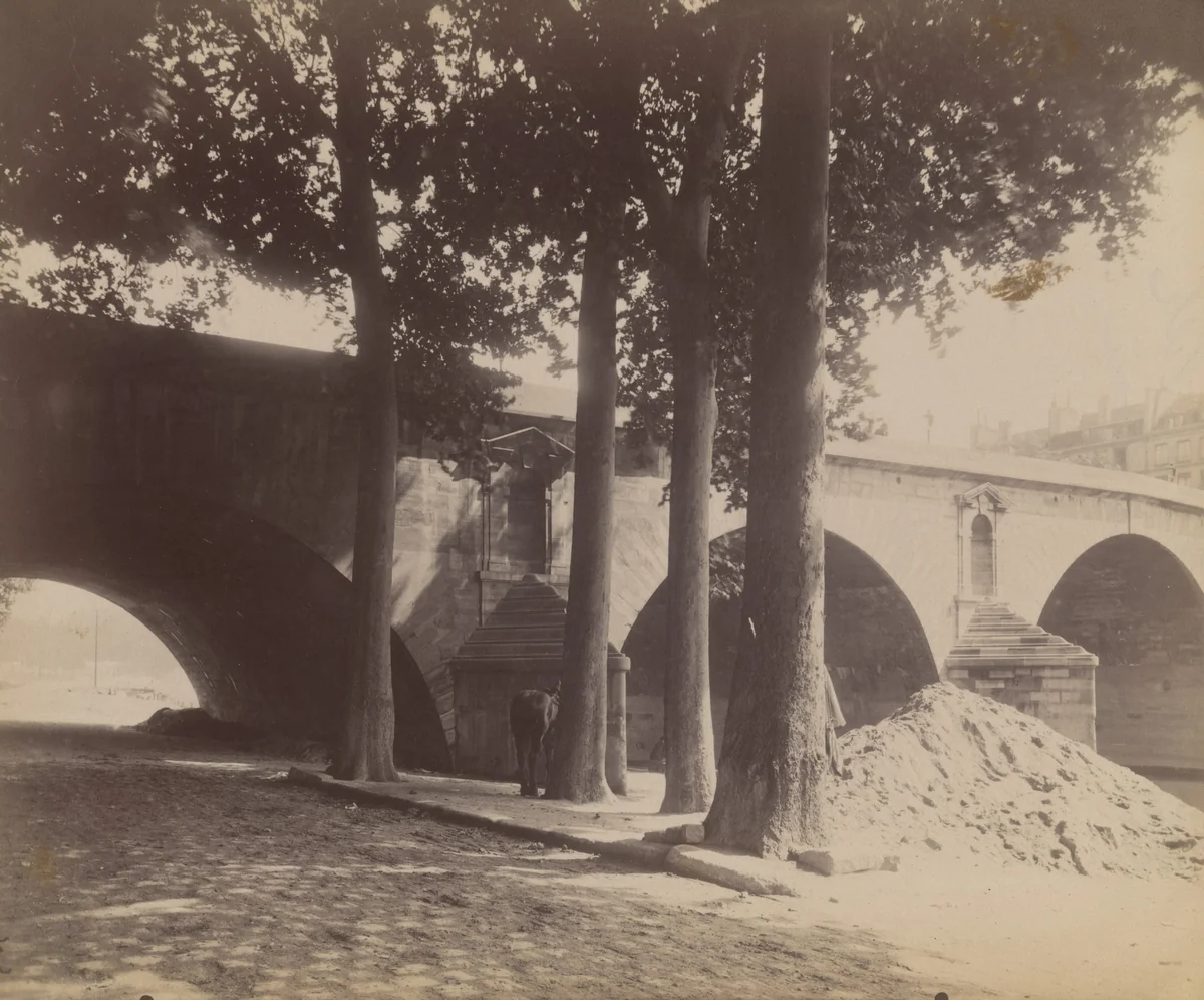 Port de l'Hôtel de Ville, Pont Marie by Eugène Atget, photograph, 1912