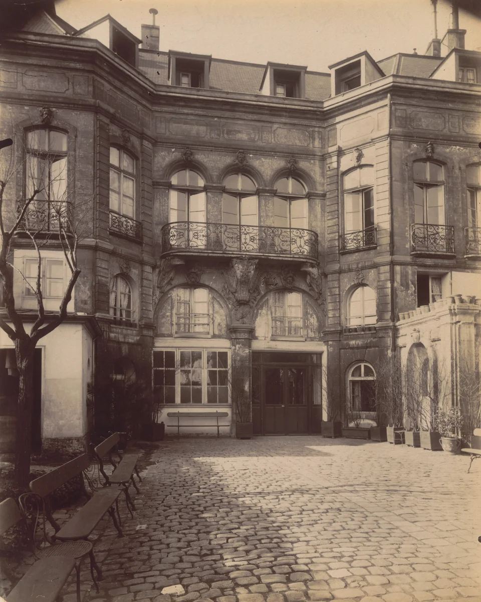 27 rue Lhomond by Eugène Atget, photograph, 1901