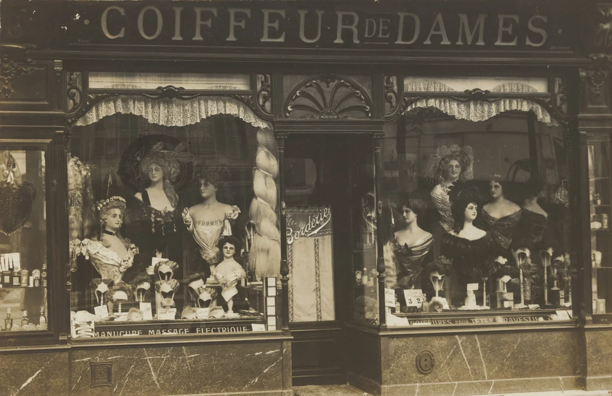 Coiffeur de dames Borderie, Manucure - massage électrique, Coiffures pour têtes, 1, passage du Désir, Société des produits "As de Trèfle," Paris, by Unidentified Photographer, photograph, 1905