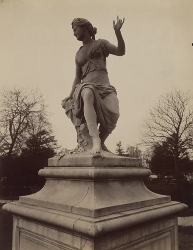 Tuileries (statue) by Eugène Atget, photograph, 1911