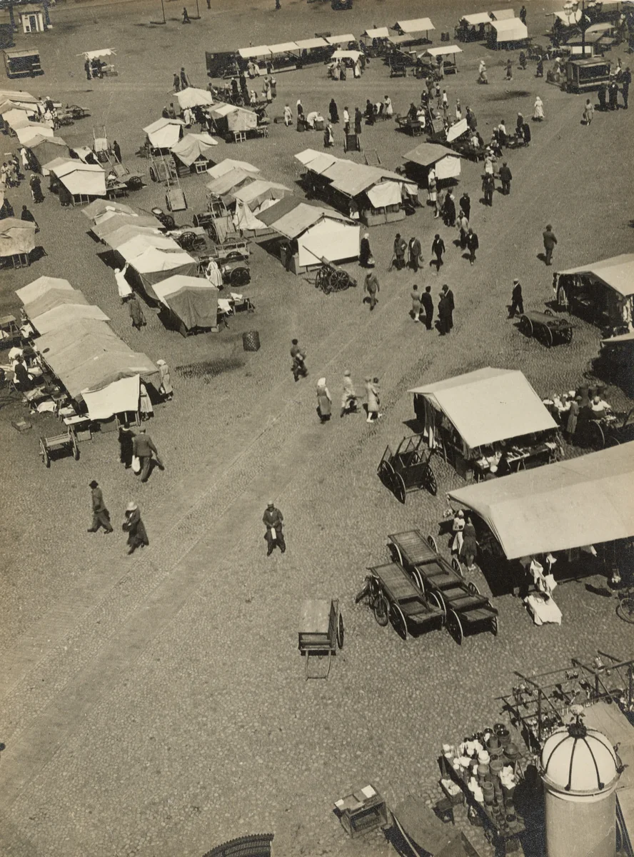 Market from Above, Åbo, Finland by László Moholy-Nagy, photograph, 1930