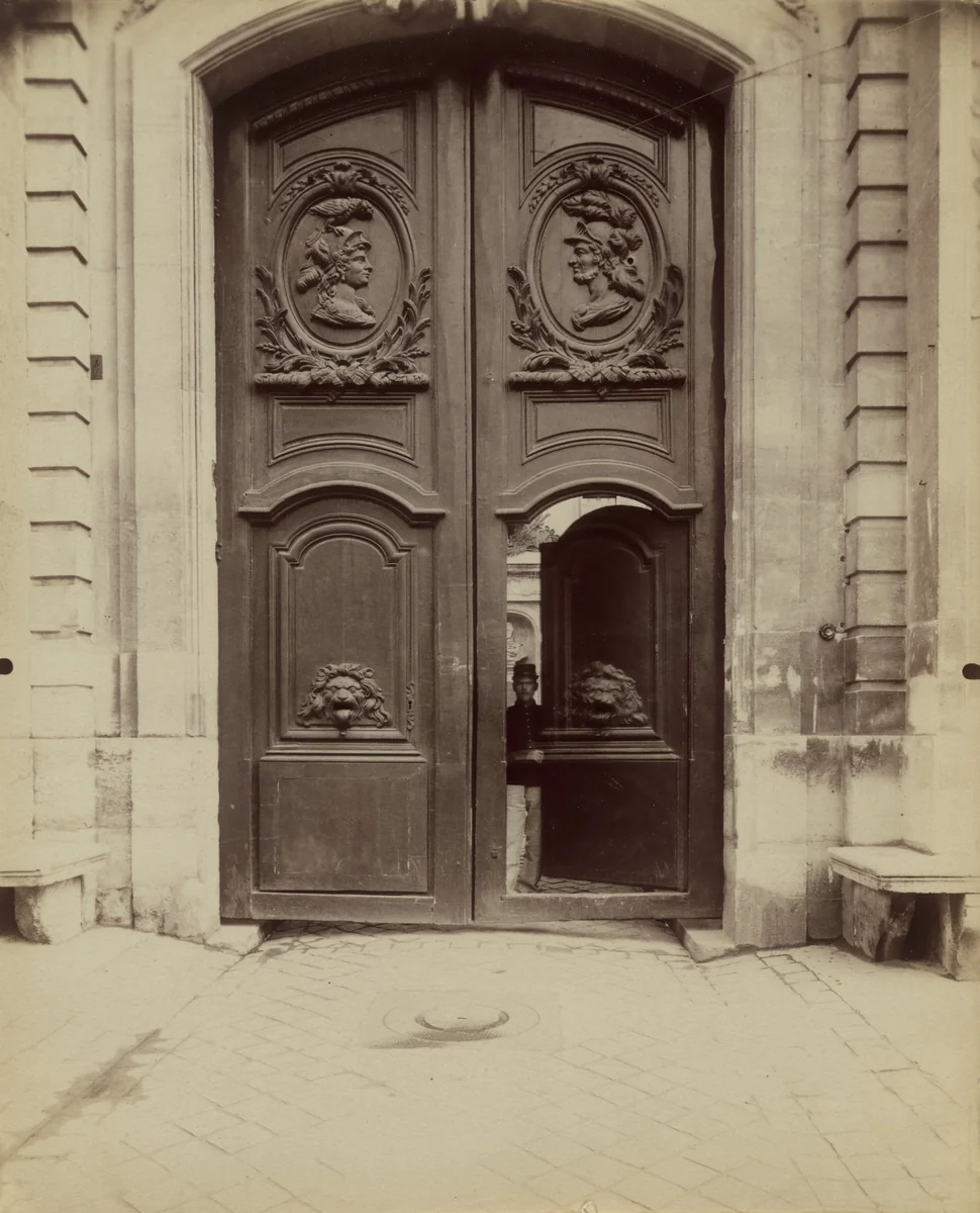 Versailles. Porte rue de l'Orangerie by Eugène Atget, photograph, 1902