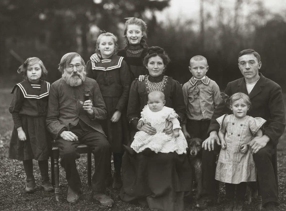 Working-class Family by August Sander, photograph, 1912