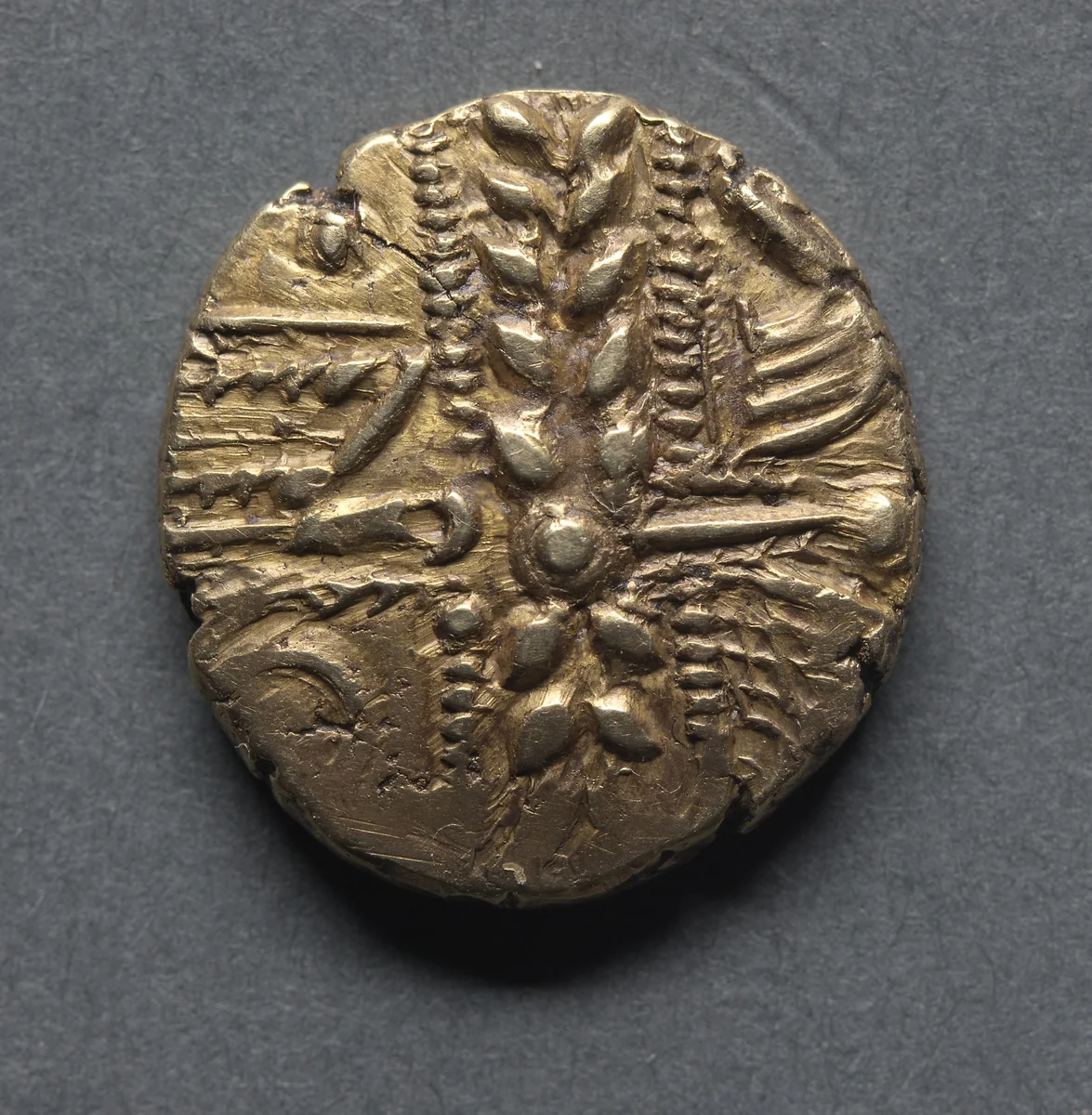 Stater: Wreath, Cloak and Crescents (obverse) by Unknown, metalwork, -45--15
