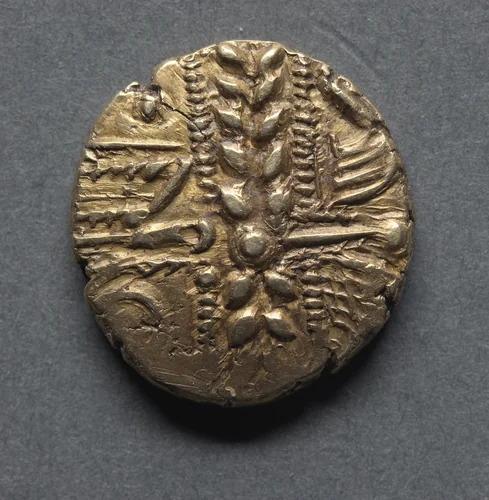 Stater: Wreath, Cloak and Crescents (obverse) by Unknown, metalwork, -45--15