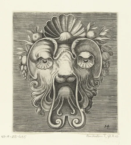 Masker met schelpvormige ogen en een schelp tussen vruchtentrossen op het voorhoofd by Frans Huys, print, 1600-1650