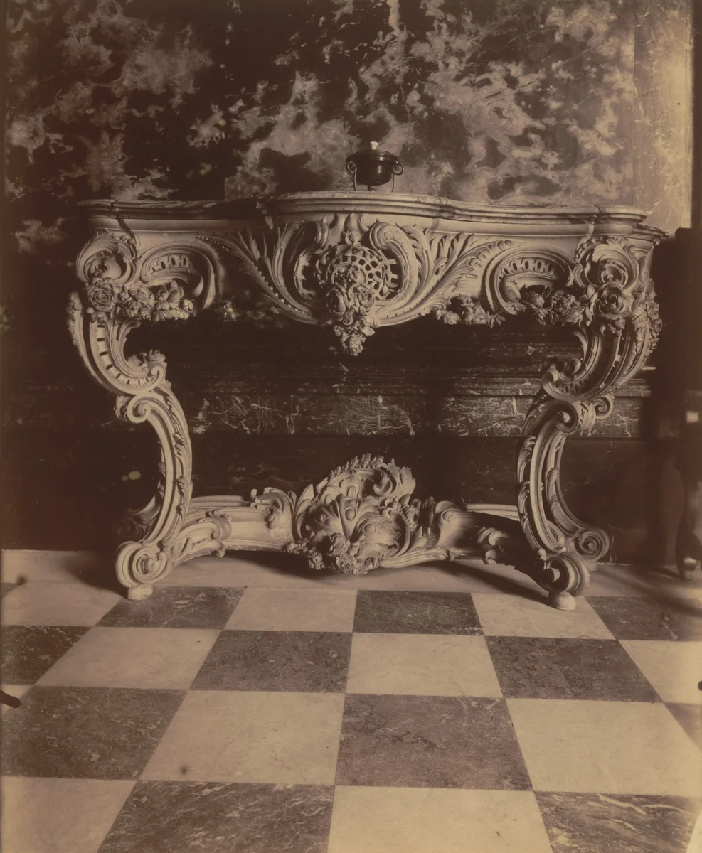 Ambassade d'Autriche, 57 rue de Varenne by Eugène Atget, photograph, 1905