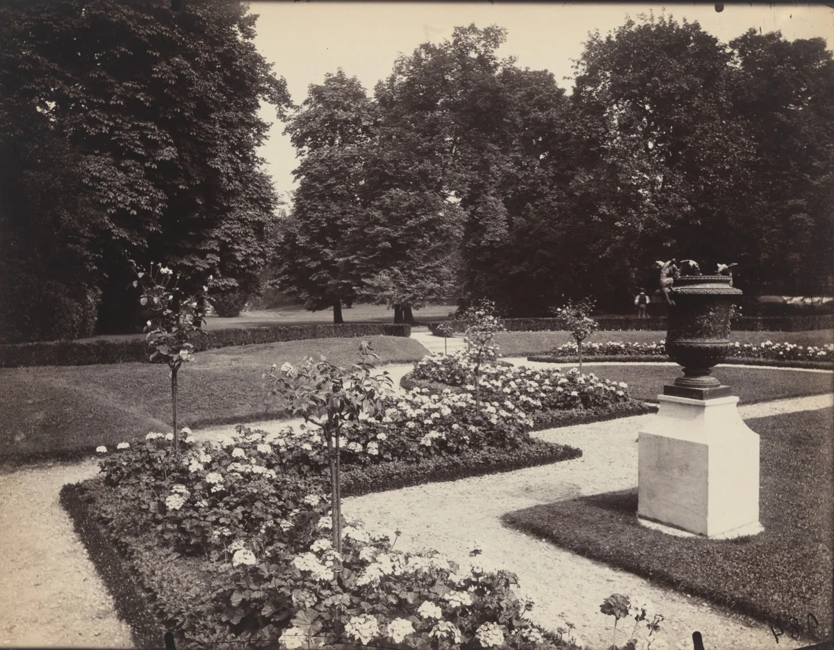 Bagatelle by Eugène Atget, photograph, 1919